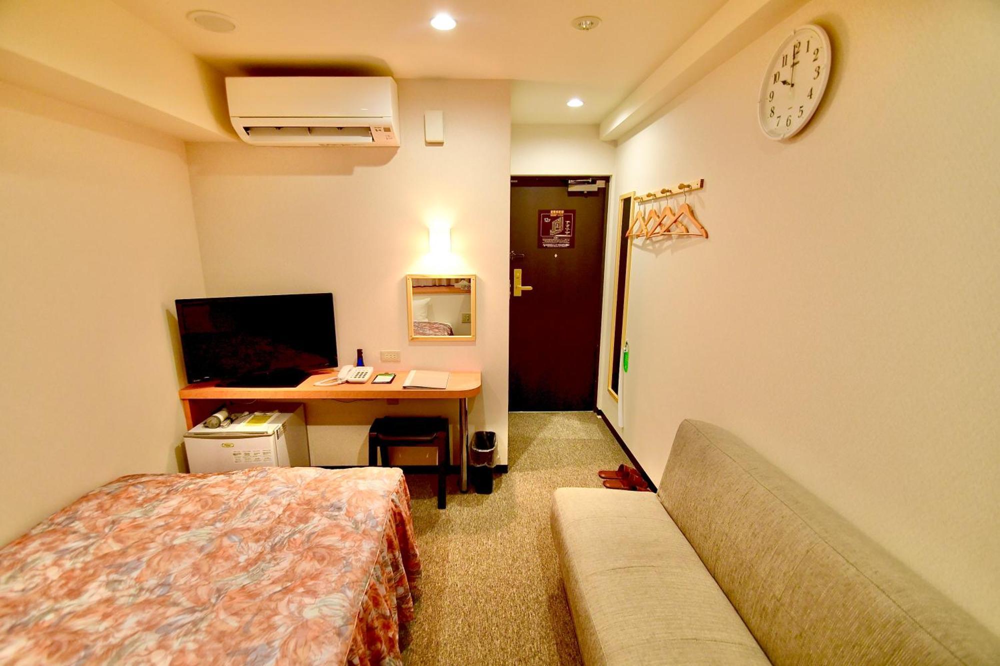 Himeji Ekimae Universal Hotel Minamiguchi Dış mekan fotoğraf