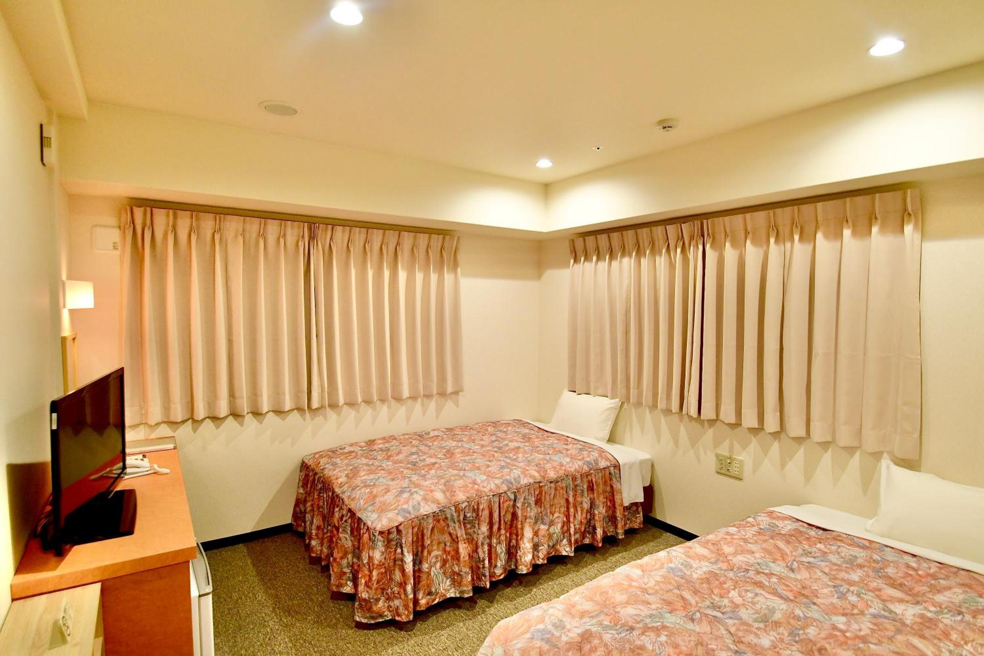 Himeji Ekimae Universal Hotel Minamiguchi Dış mekan fotoğraf