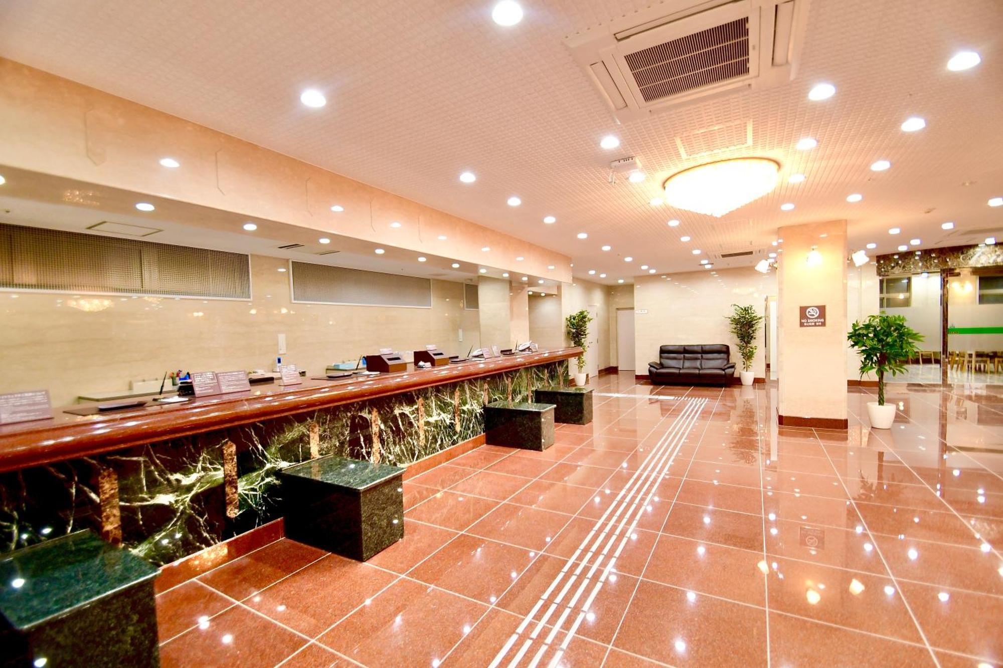 Himeji Ekimae Universal Hotel Minamiguchi Dış mekan fotoğraf