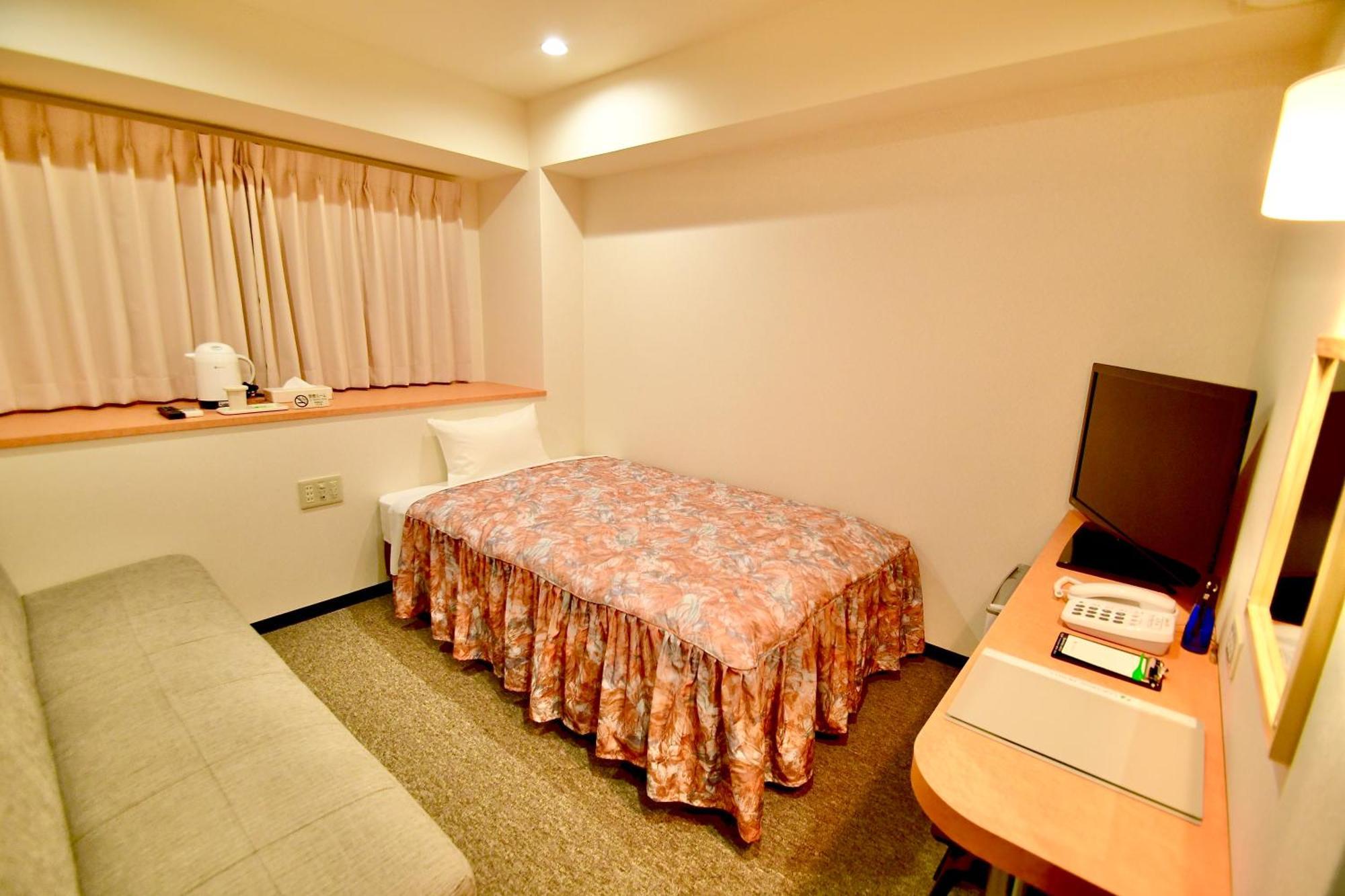 Himeji Ekimae Universal Hotel Minamiguchi Dış mekan fotoğraf